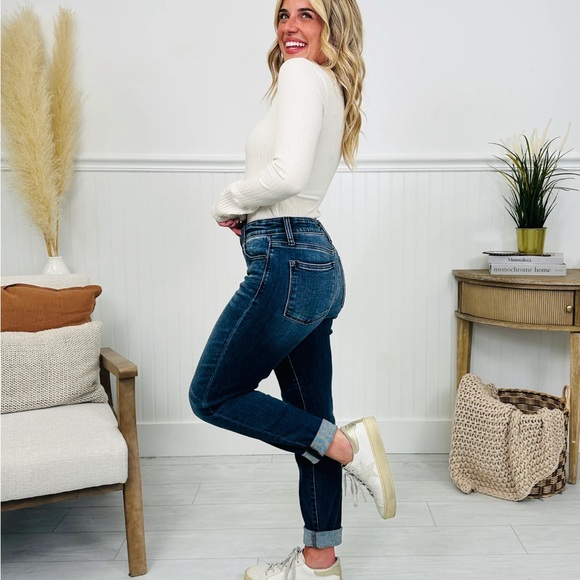 Judy Blue Classic Jeans - Picture 3 of 3